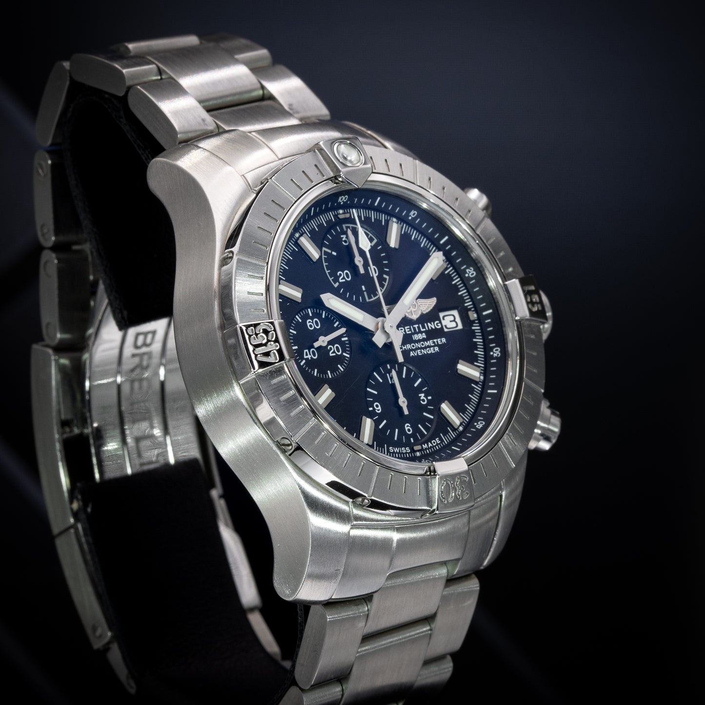 Breitling Avenger Chronograph 43mm A13385 A13385101B1A1 SS Black Dial