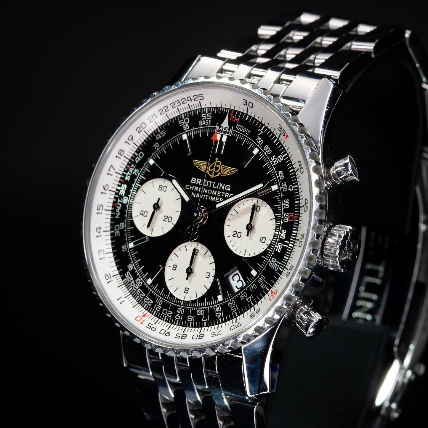 Breitling Navitimer Chronograph 42mm A23322 – 165 Reverse Panda Complete Set
