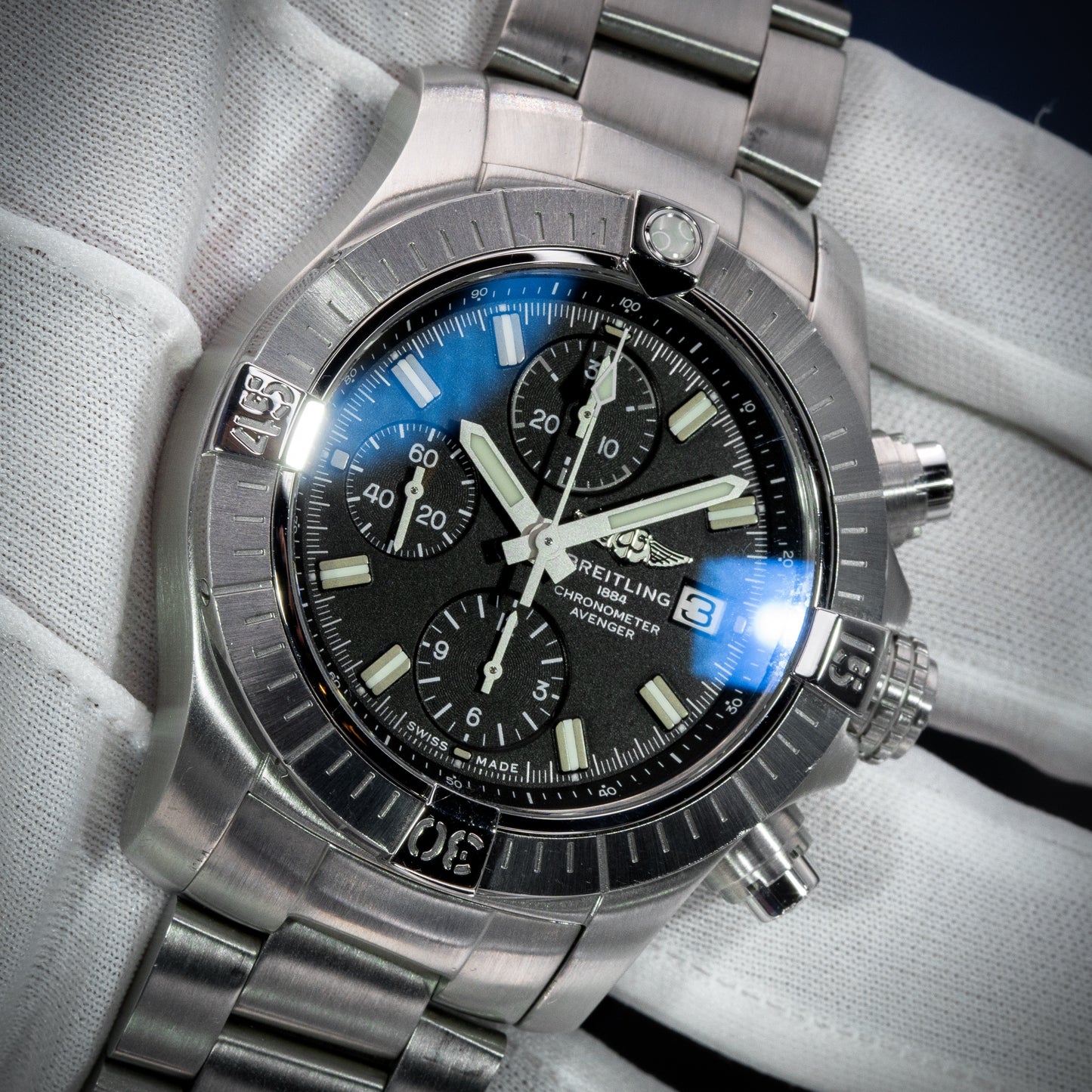 Breitling Avenger Chronograph 43mm A13385 A13385101B1A1 SS Black Dial