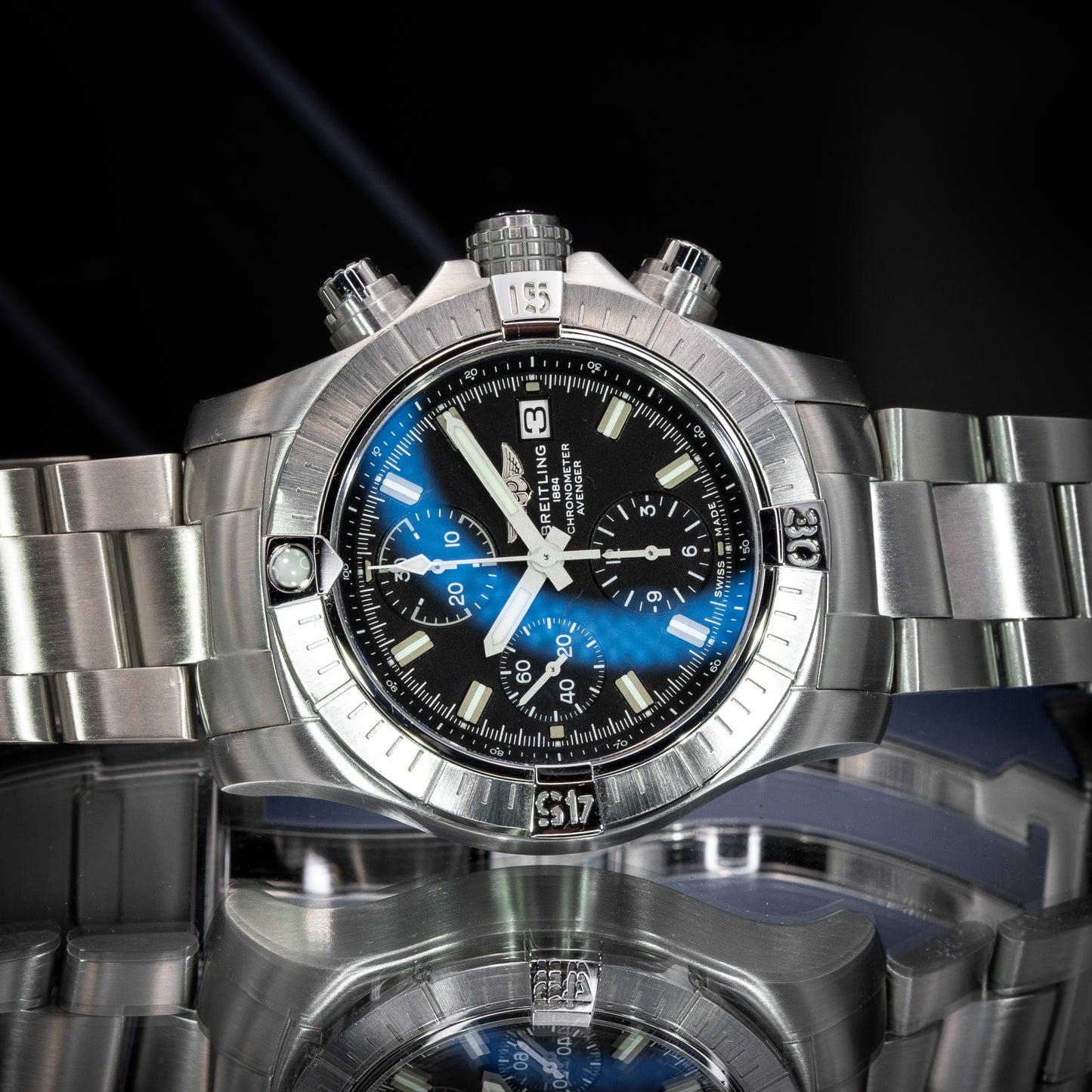 Breitling Avenger Chronograph 43mm A13385 A13385101B1A1 SS Black Dial