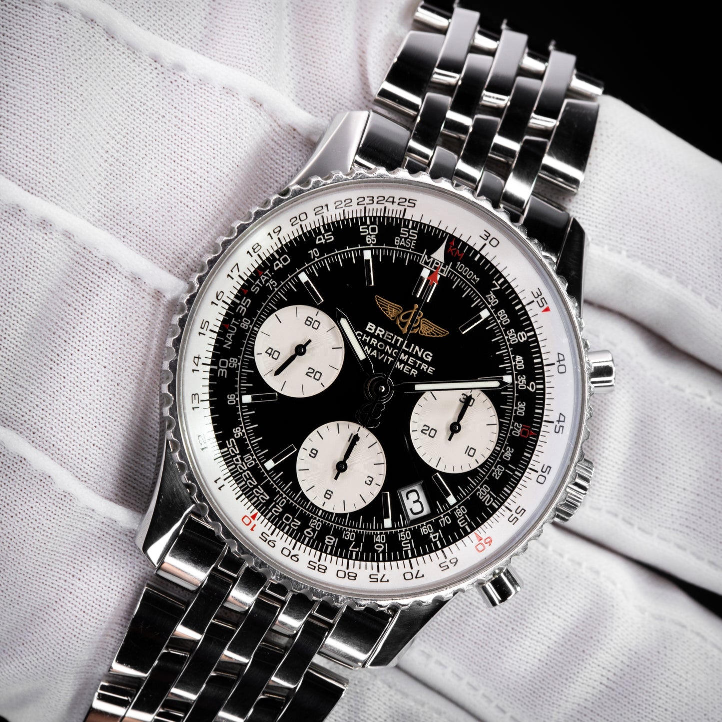Breitling Navitimer Chronograph 42mm A23322 – 165 Reverse Panda Complete Set